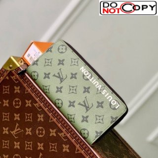 Louis Vuitton Zippy Vertical Wallet in Khaki Green Monogram M82799